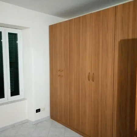 Ampio E Fornito In Zona Centrale Διαμέρισμα *