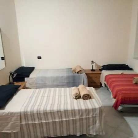 Ampio E Fornito In Zona Centrale Διαμέρισμα
