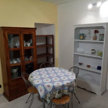 Ampio E Fornito In Zona Centrale Γένοβα