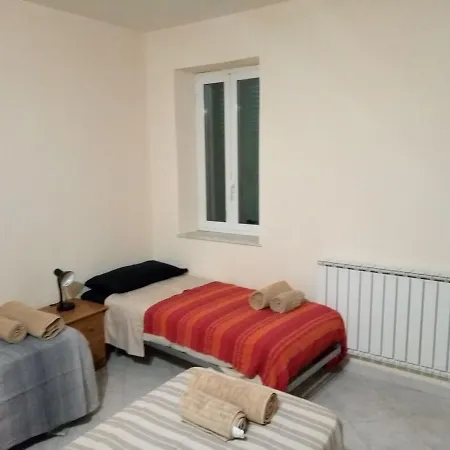 Ampio E Fornito In Zona Centrale Γένοβα